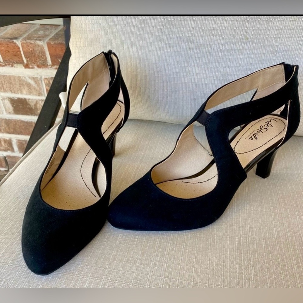 Life Stride black suade pumps SIZE 10 wide